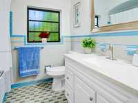 House 2437807559