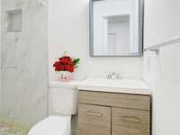 House 2437807673
