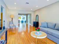 House 2437807434
