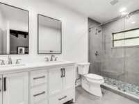 House 2569022245