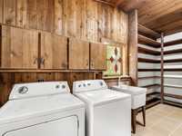 House 2569022323