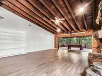 House 2569022124
