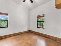 House 2569022365