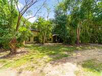 House 2569022424