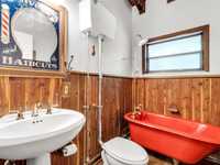 House 2569022449