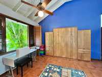 House 2486906139