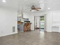 House 2485039242