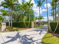 House 2811945900