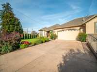 House 2492554295