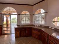 House 2493479594