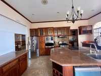 House 2493479595