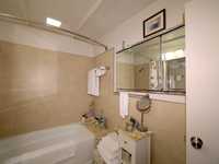 House 2513602037