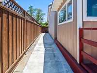 House 2880363301