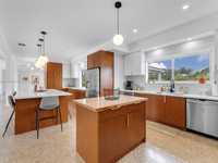House 2717931033