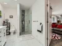 House 2522723079