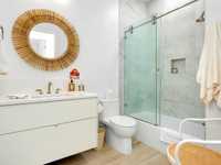 House 2526350992