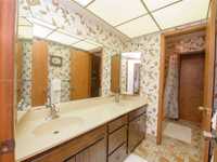 House 2526925812