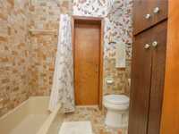 House 2526925815