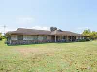 House 2526925824