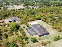 House 2526925895