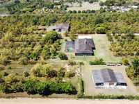 House 2526925899
