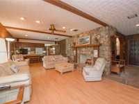 House 2526925740