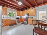 House 2554979322