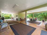 House 2554979376
