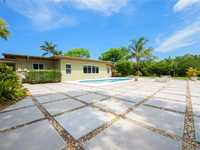 House 2554979393