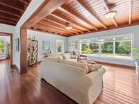 House 2554979253