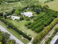 House 2554979484