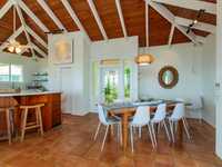 House 2559093005