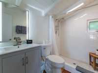 House 2559093422