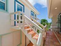 House 2559093571