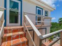 House 2559093586