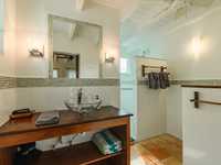 House 2559093615