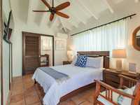 House 2559093630