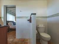 House 2559093644