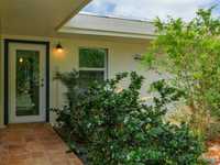 House 2559093757
