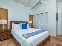 House 2559093852