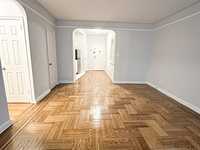 House 2557094583