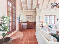 House 2990830813
