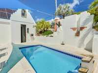 House 2990830922
