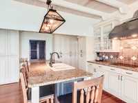 House 2990830786