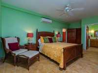 House 2564622052