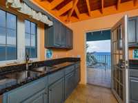 House 2564622152