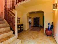 House 2564622218