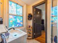 House 2564200704