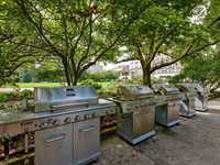 House 2564200723