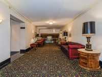 House 2564200737